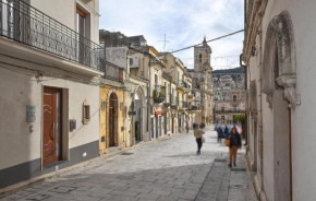 1 Bedroom Gorgeous Apartment In Chiaramonte Gulfi